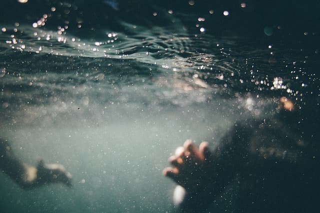 underwater 1150045 640